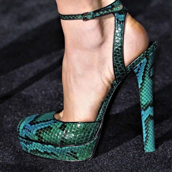 Gucci Python D'orsay Pumps from SS 2011 Runway - Picture 1 of 4